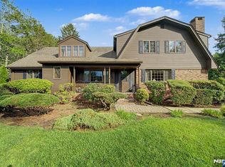 812 Mountain Ave, Wyckoff, NJ 07481