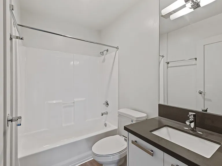 810 Crenshaw — Photo 30