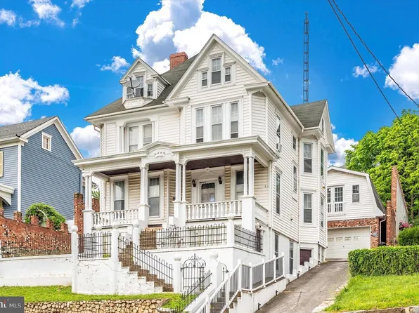 13 E A St, Brunswick, MD 21716