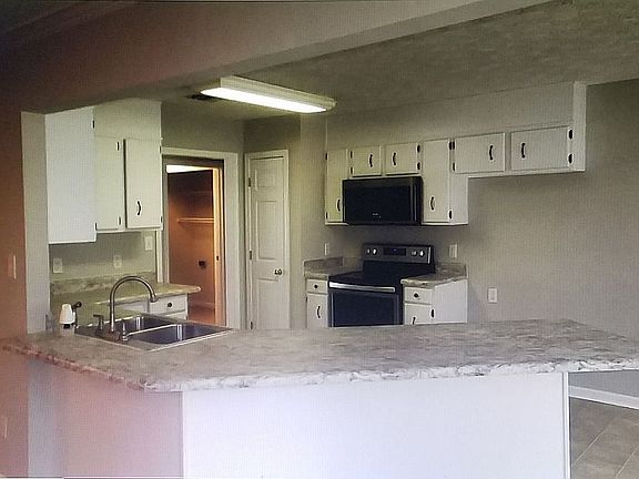 Open plan kitchen living rm