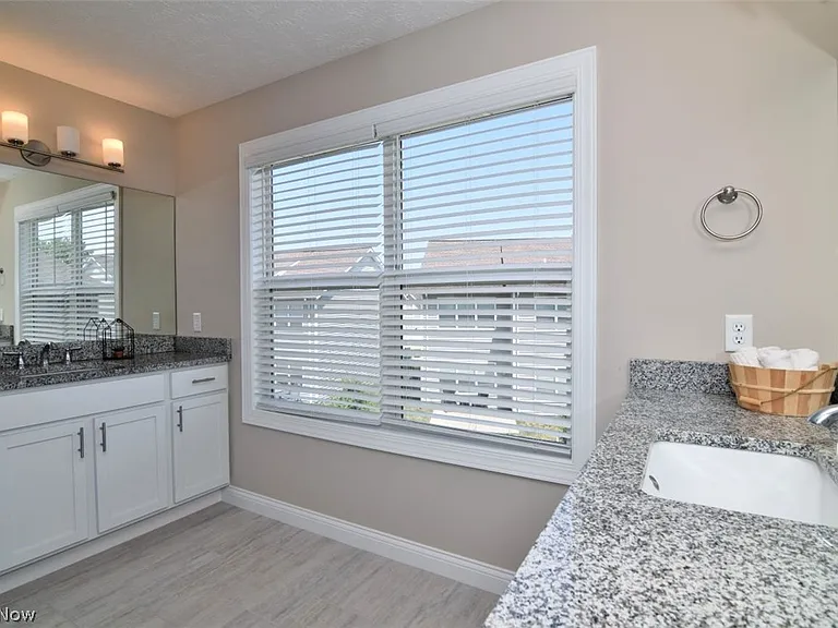 170 Larimar Dr — Photo 16