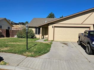 818 SE Kierra Pl, Madras, OR 97741