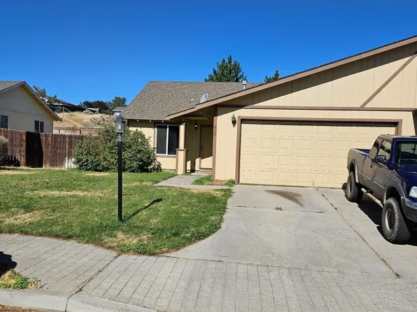 818 SE Kierra Pl, Madras, OR 97741