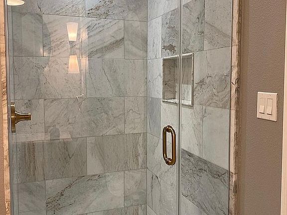 2nd image of 35830 Grandview Dr