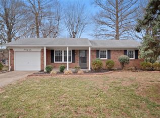 26 Chateau Dr, Fairview Heights, IL 62208
