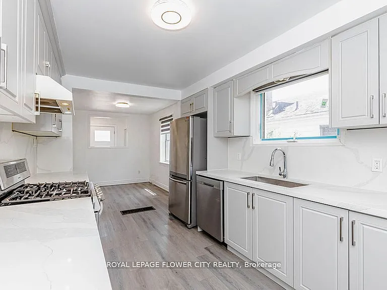 37 Warwick Rd — Photo 14