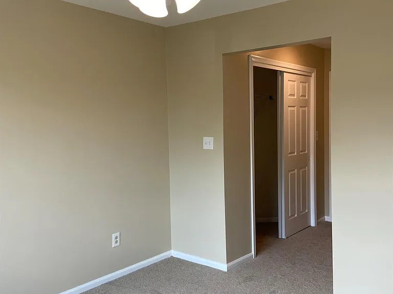 224 Waterford Dr — Photo 12