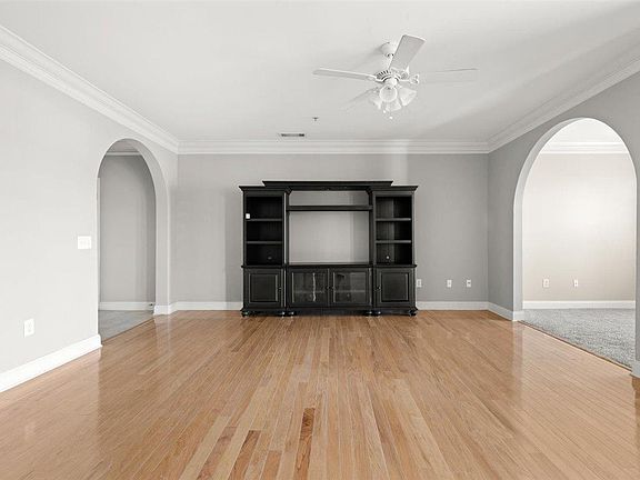 4th image of 2200 Belle Isle Ave Unit 203