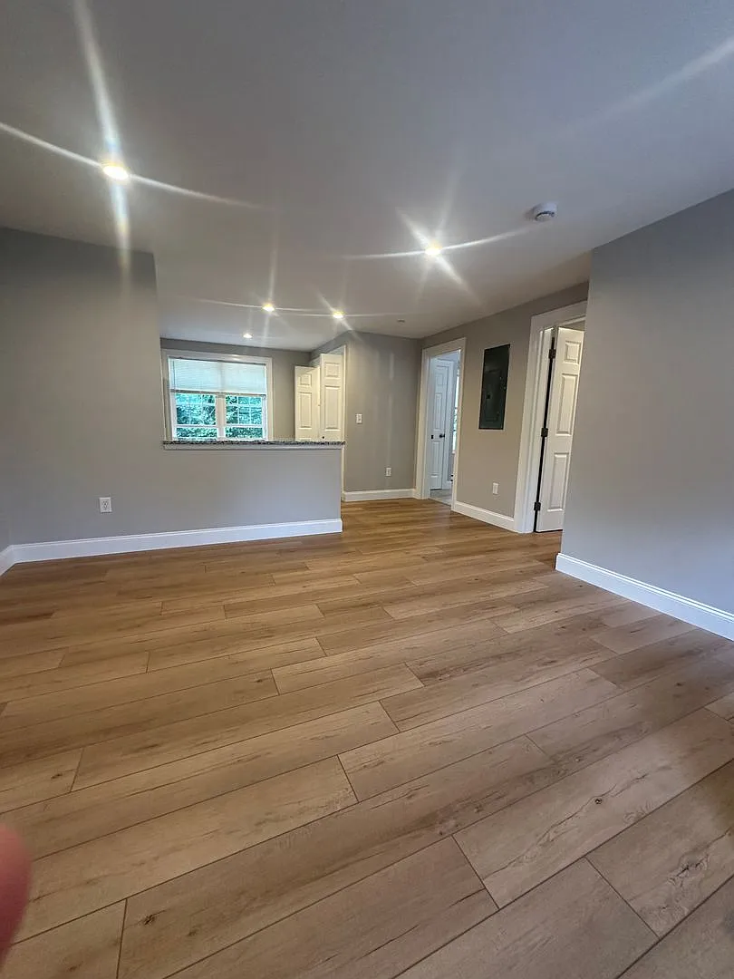 Brand New spacious Studio available in a great location. — Photo 3