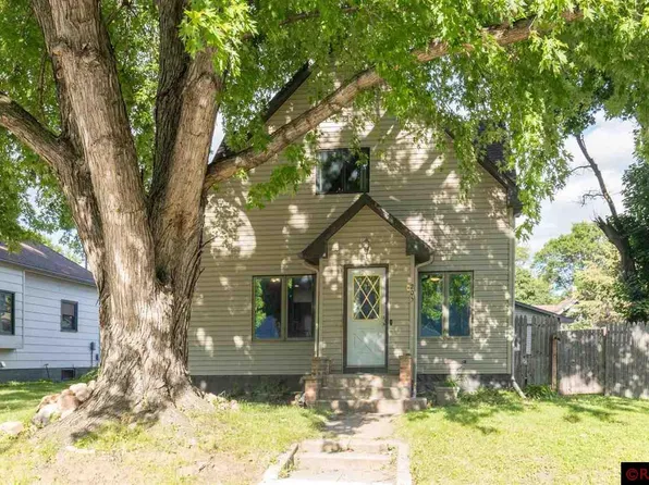 205 Summit Ave, Hanska, MN 56041