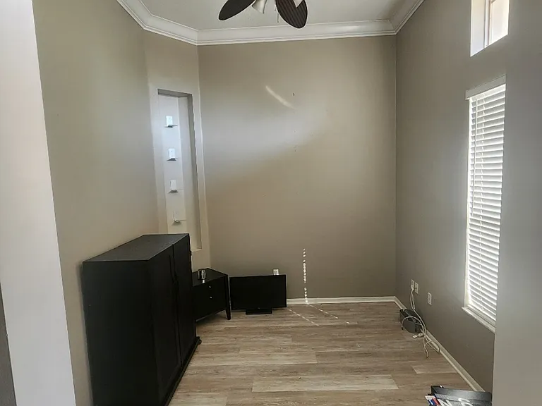 Office/Bonus Room
(Cabinets Large & Small Furnished.)