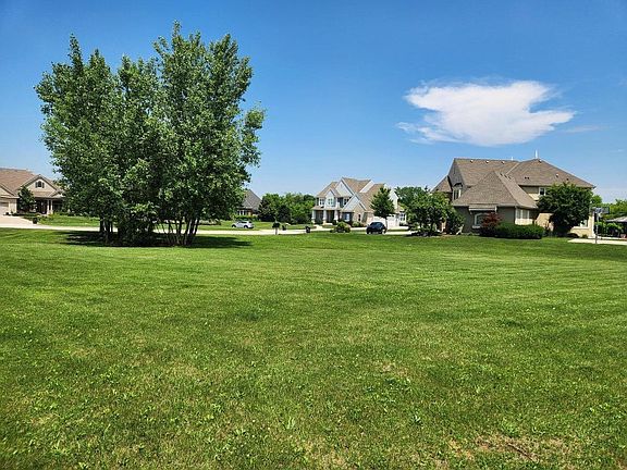 2nd image of N19W24667 RIVER EDGE COURT