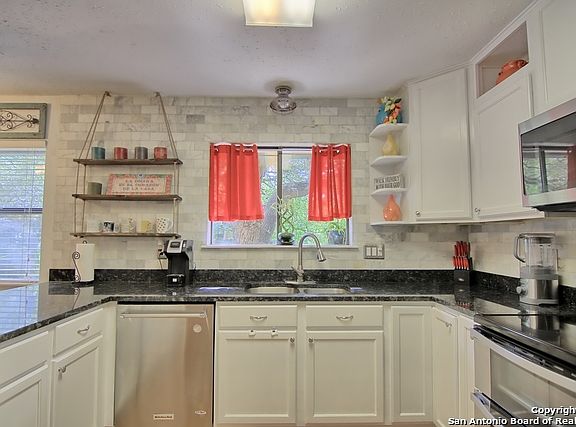 5th image of 7630 Susan Elaine St