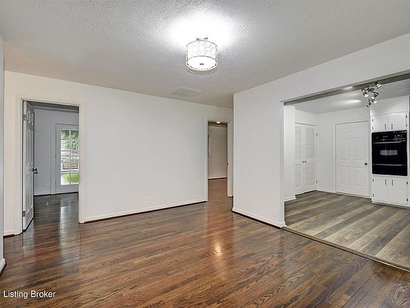 3rd image of 1521 Bonnie Brae Dr
