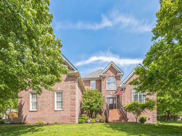 2005 Earl Pearce Cir, Mount Juliet, TN 37122