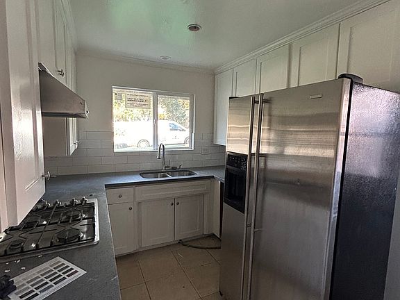 4th image of 11690 Kismet Ave