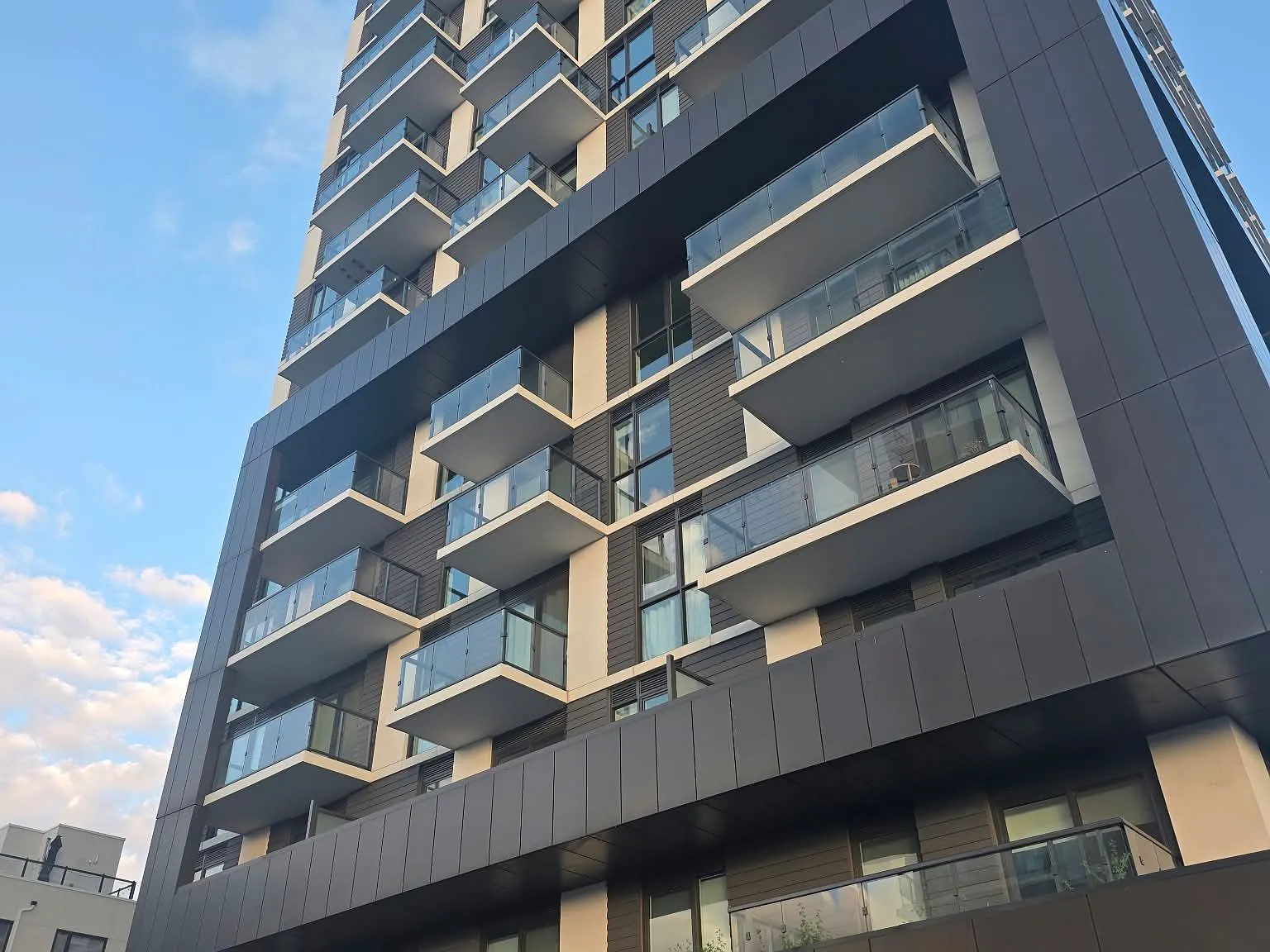 2 bed, $2,400 — Photo 2