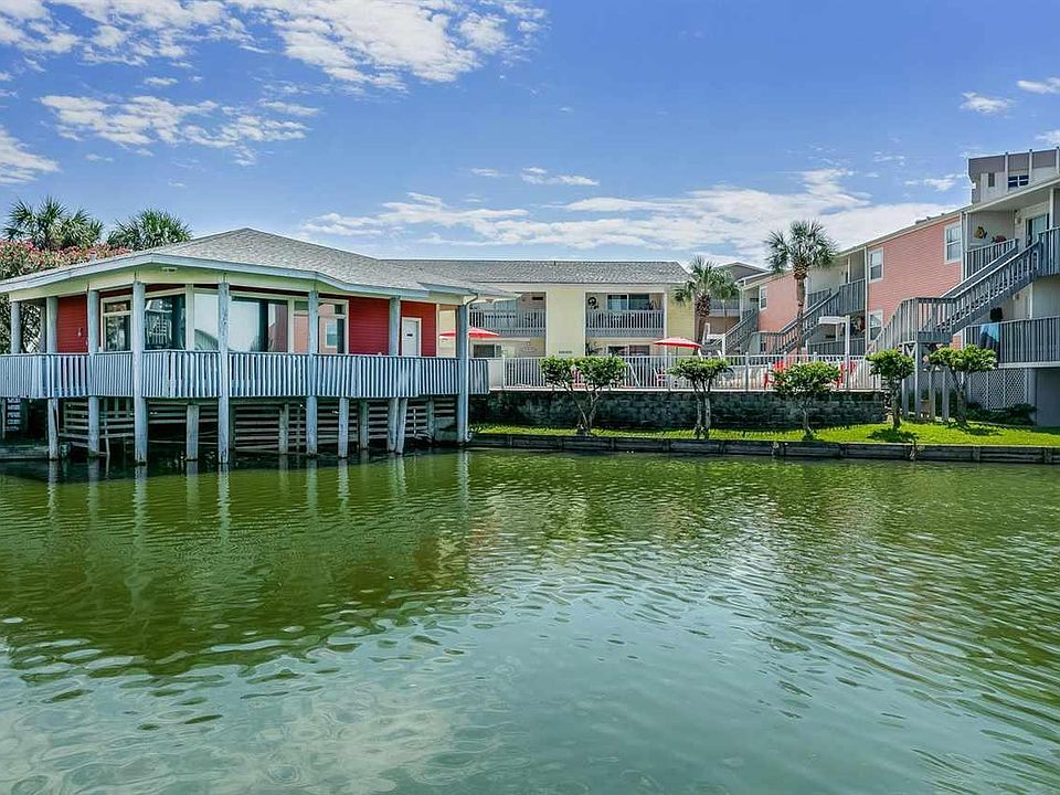 Clubhouse over the lagoon is available for private parties and is just off the pool deck.