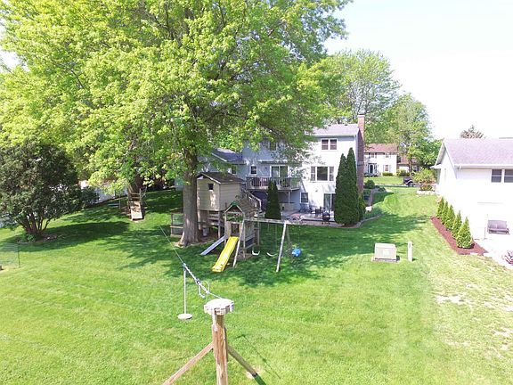 3rd image of 612 Cambridge Dr
