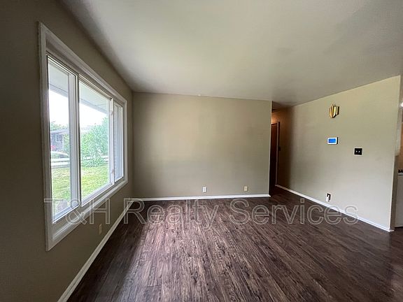 5th image of 8116 E 37th Pl