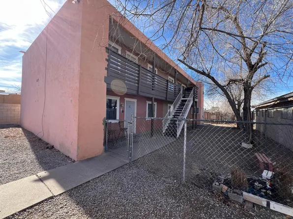 537 Dallas St SE, Albuquerque, NM 87108