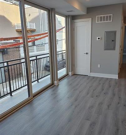 4th image of 1108 Sigel St #11148703