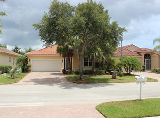 377 NW Springview Loop, Port Saint Lucie, FL 34986