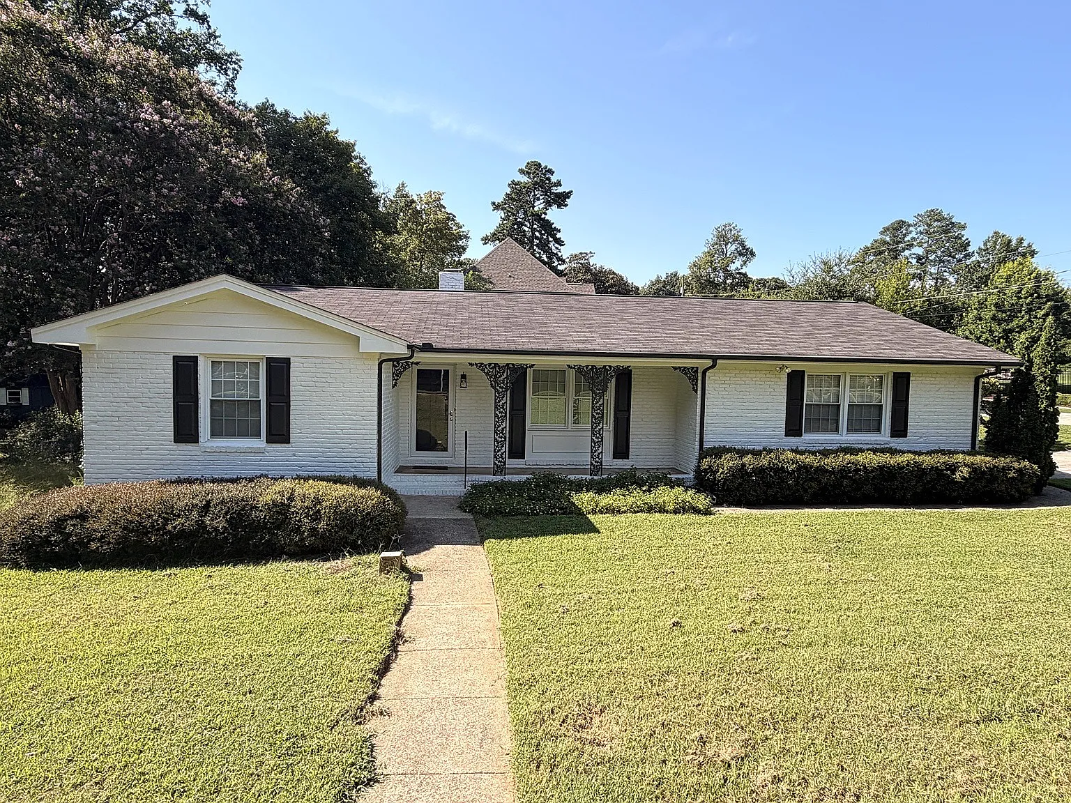 3 bed, 1400 sqft, $3,800 — Photo 1