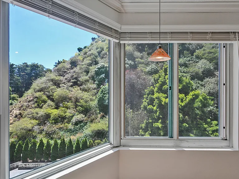 240 Lombard St #525 — Photo 8