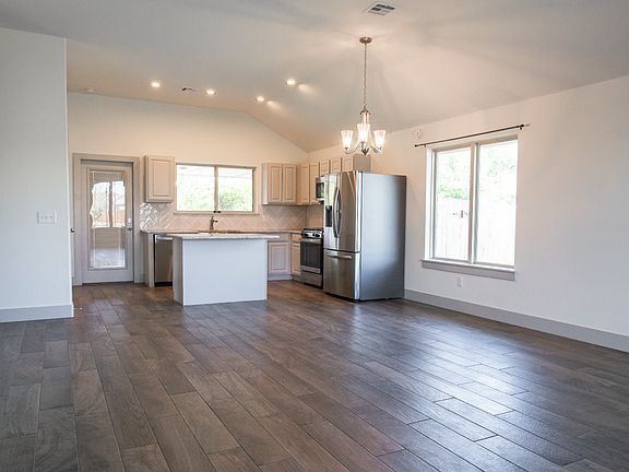 3rd image of 1004 E Jackrabbit Ln