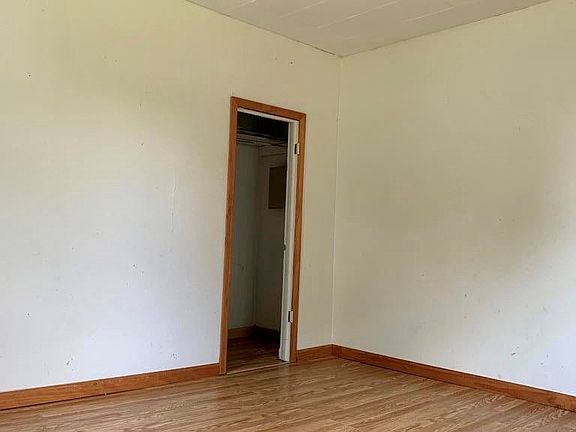 4th image of 290 W Wood Ave