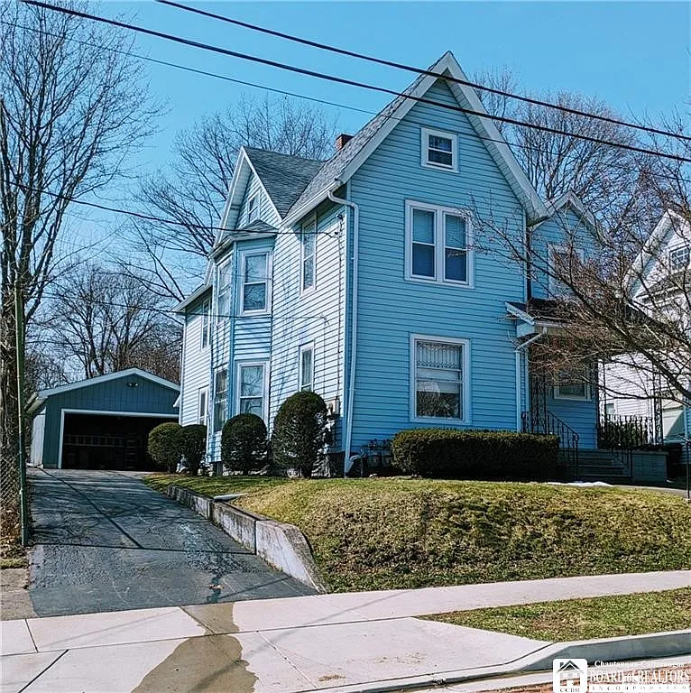 83 Bowen St photo 1