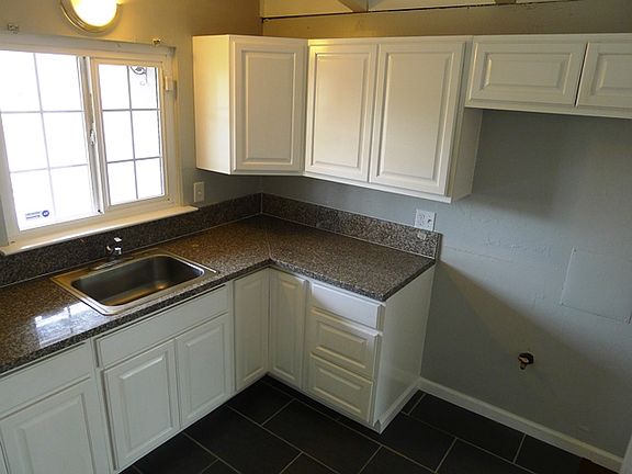 3rd image of 5621 Rosario Blvd