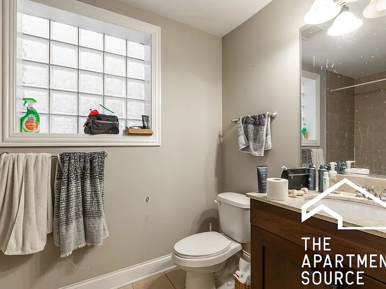 1136 W Diversey Pkwy #3 — Photo 8