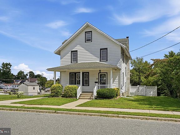 3rd image of 19 Mount Vernon Ave