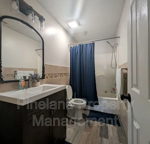 501 Camden Rd — Photo 16