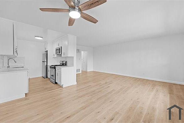 1st image of 3905 Stevely Ave APT 19