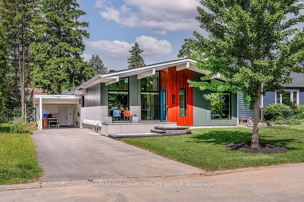 3 bed, $4,300 — Photo 1