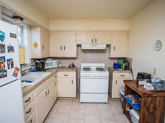 5th image of 2629 Parkway Dr