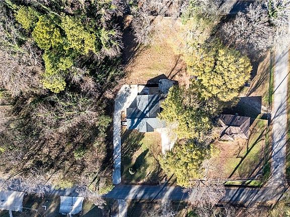2nd image of 1794 Blossom Ln