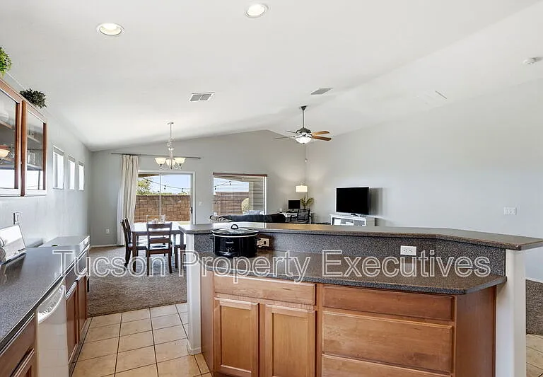 11655 W Stone Hearth St — Photo 18