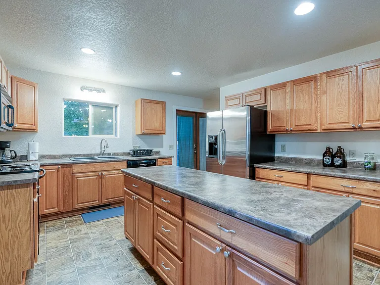 430 S Meridian Rd — Photo 12