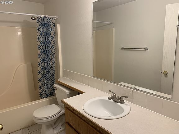 2nd image of 4414 NE 158th Pl