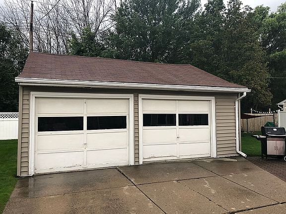 2nd image of 89 Kemp Ave