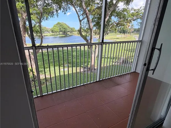 301 SW 135th Ave #209-C, Pembroke Pines, FL 33027