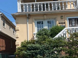 151-51 17th Rd, Flushing, NY 11357