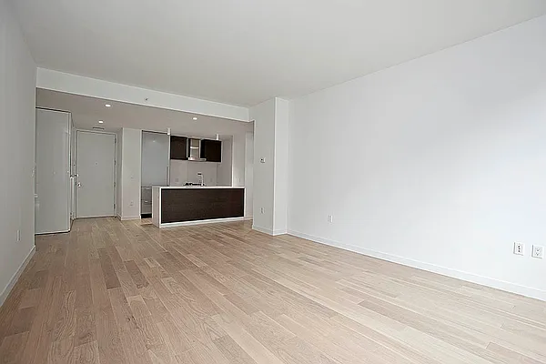 Rented by NextStopNY | media 65