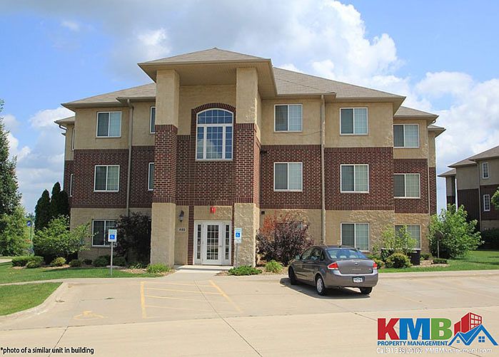 1st image of 440 Bradley Pl Unit 8