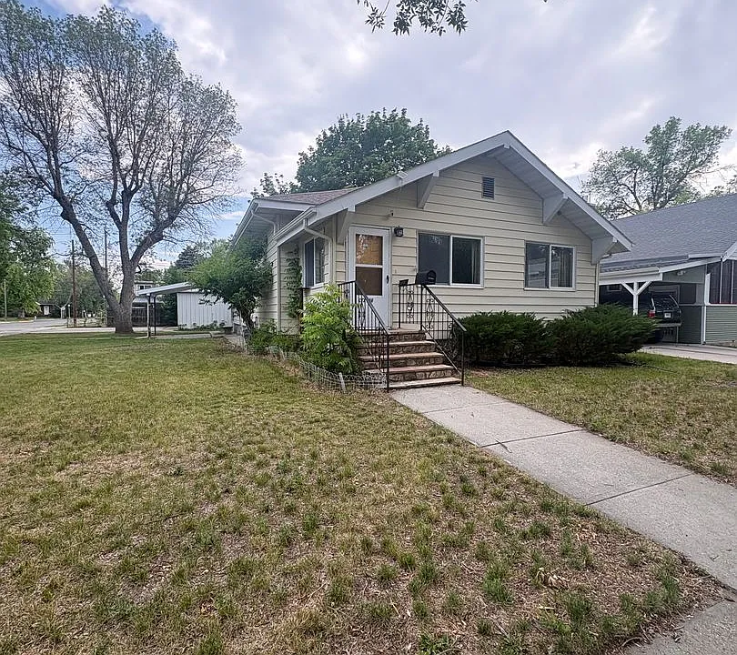 106 Burlington Ave