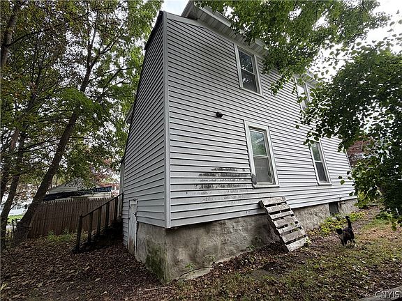2nd image of 202 Union Ave